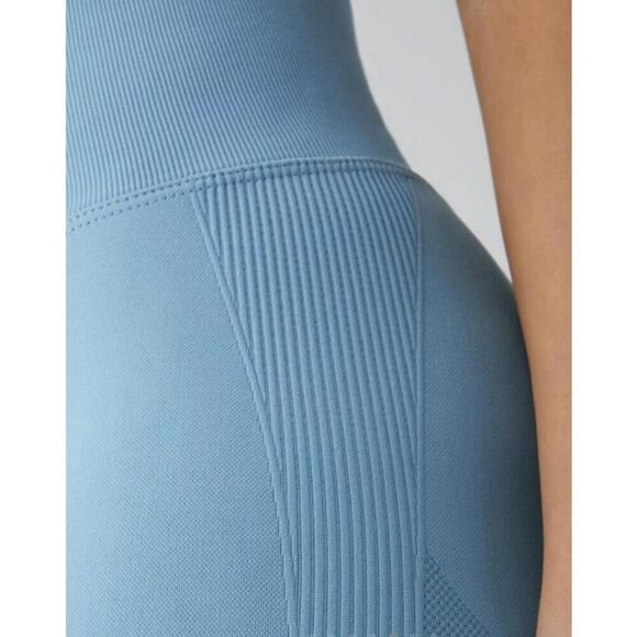 Brand New - Halara Women’s XS Seamless Flow Butt Lifting Leggings - Picture 5 of 10